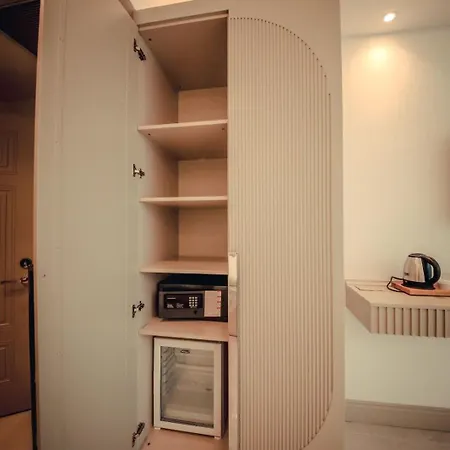 Goerguelue Отель